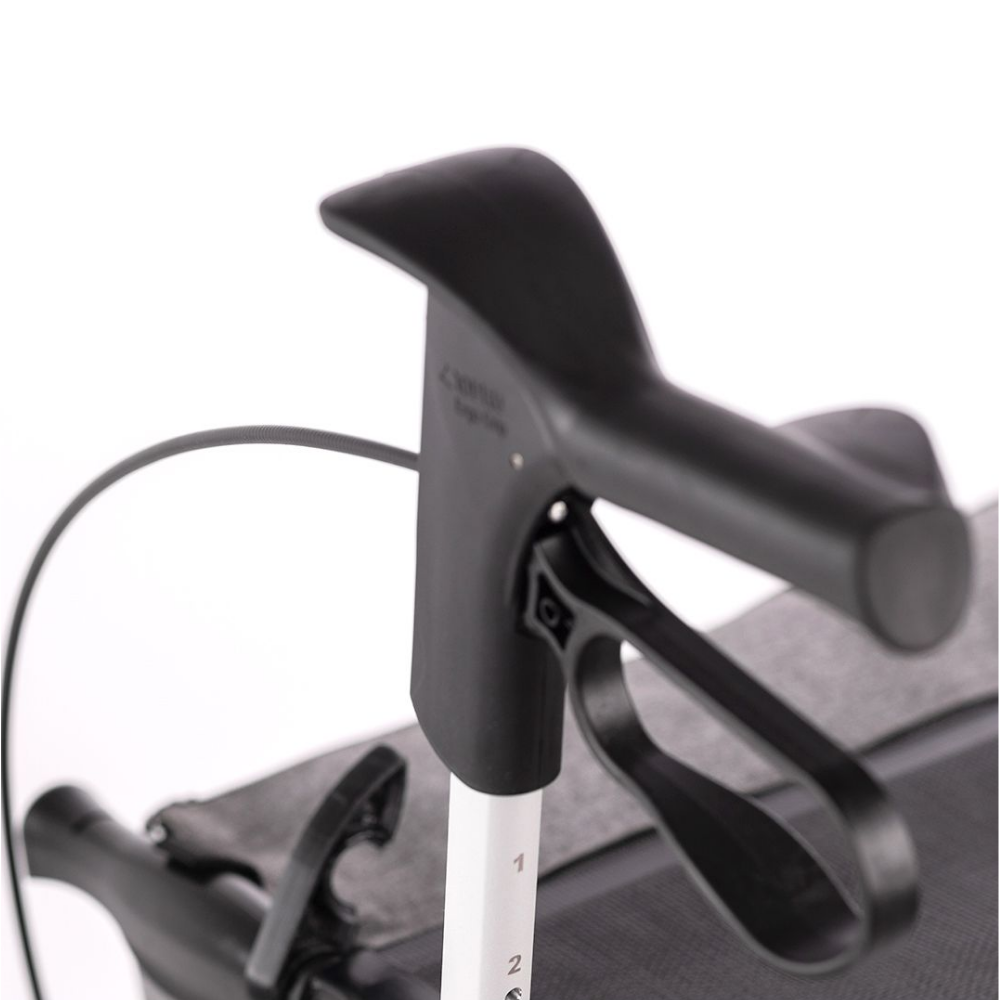 Ergonomiska handtag på Topro Olympos rollator